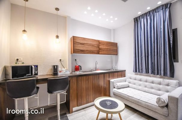 room 4 u 16
